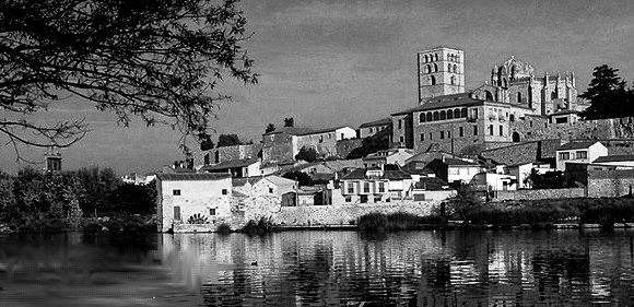 El ro Duero a su paso por Zamora.