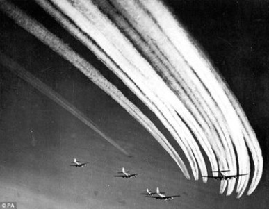 aviones_segunda_guerra_mundial_estelas_quimicas_chemtrails_4.jpg